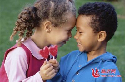 幼儿为何喜欢玩“结婚”游戏